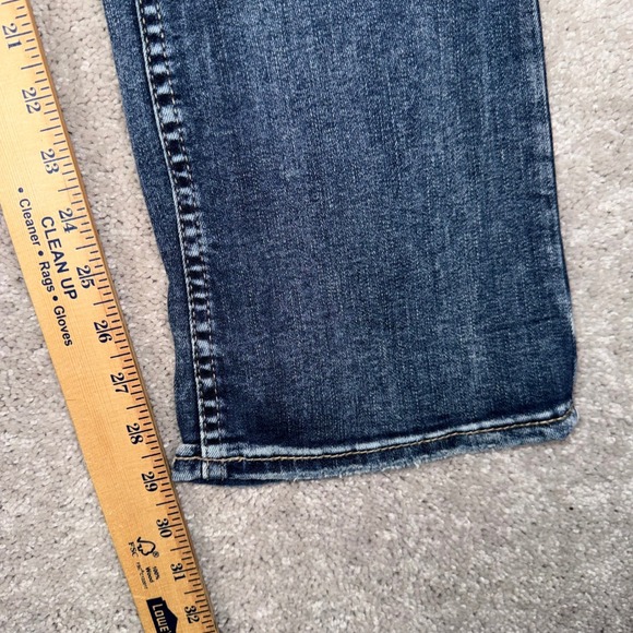 Silver Jeans Women's 26x31 Elyse Slim Bootcut Dark Wash Distressed Denim - Picture 6 of 12